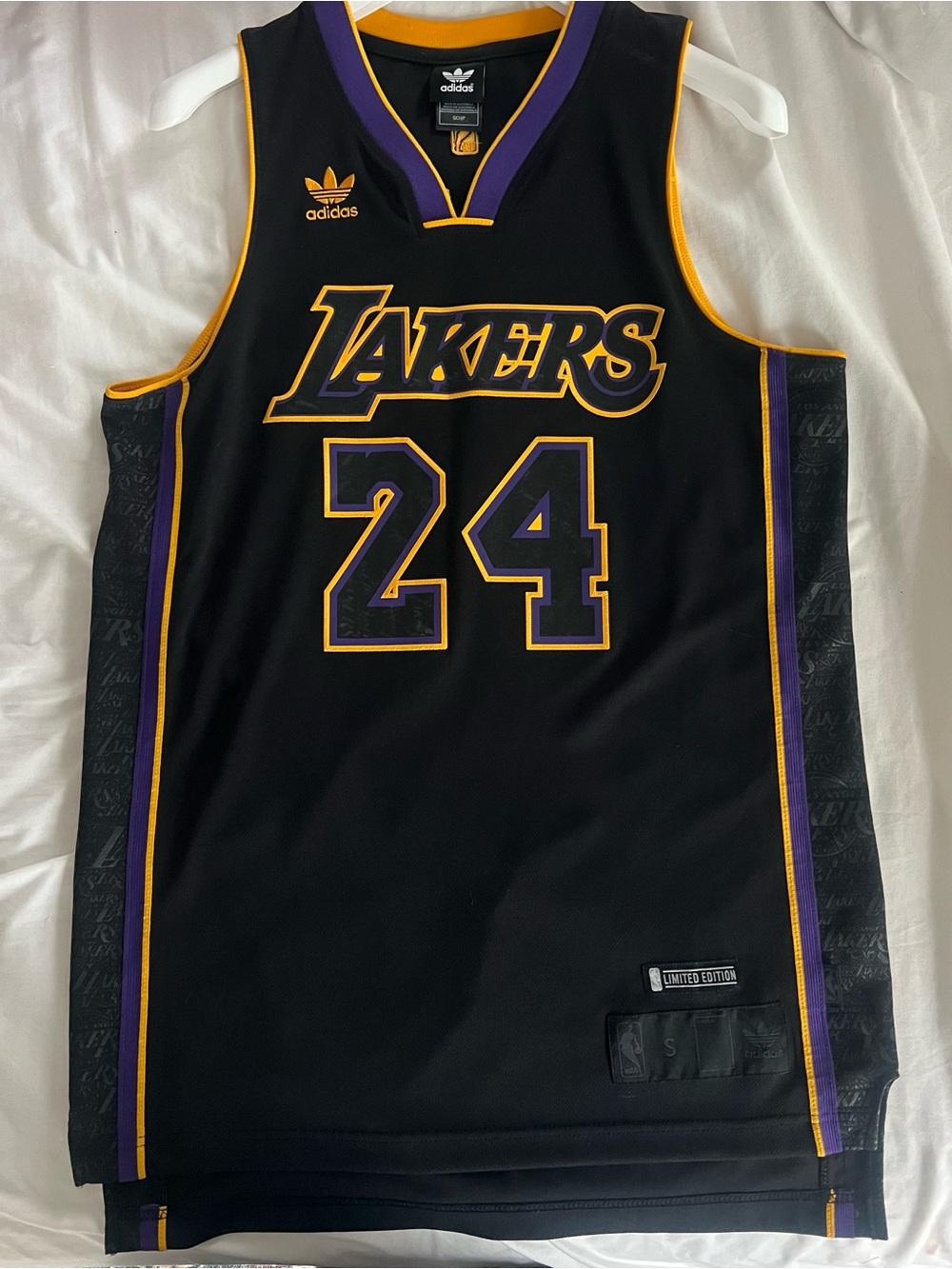 ADIDAS LAKERS KOBE BRYANT LIMITED EDITION SUPER RARE JERSEY 2011